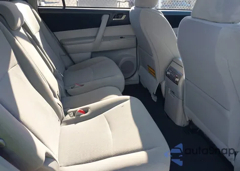 2012 Toyota Highlander Base V6 z USA, uszkodzony, nr VIN 5TDBK3EH6CS107168